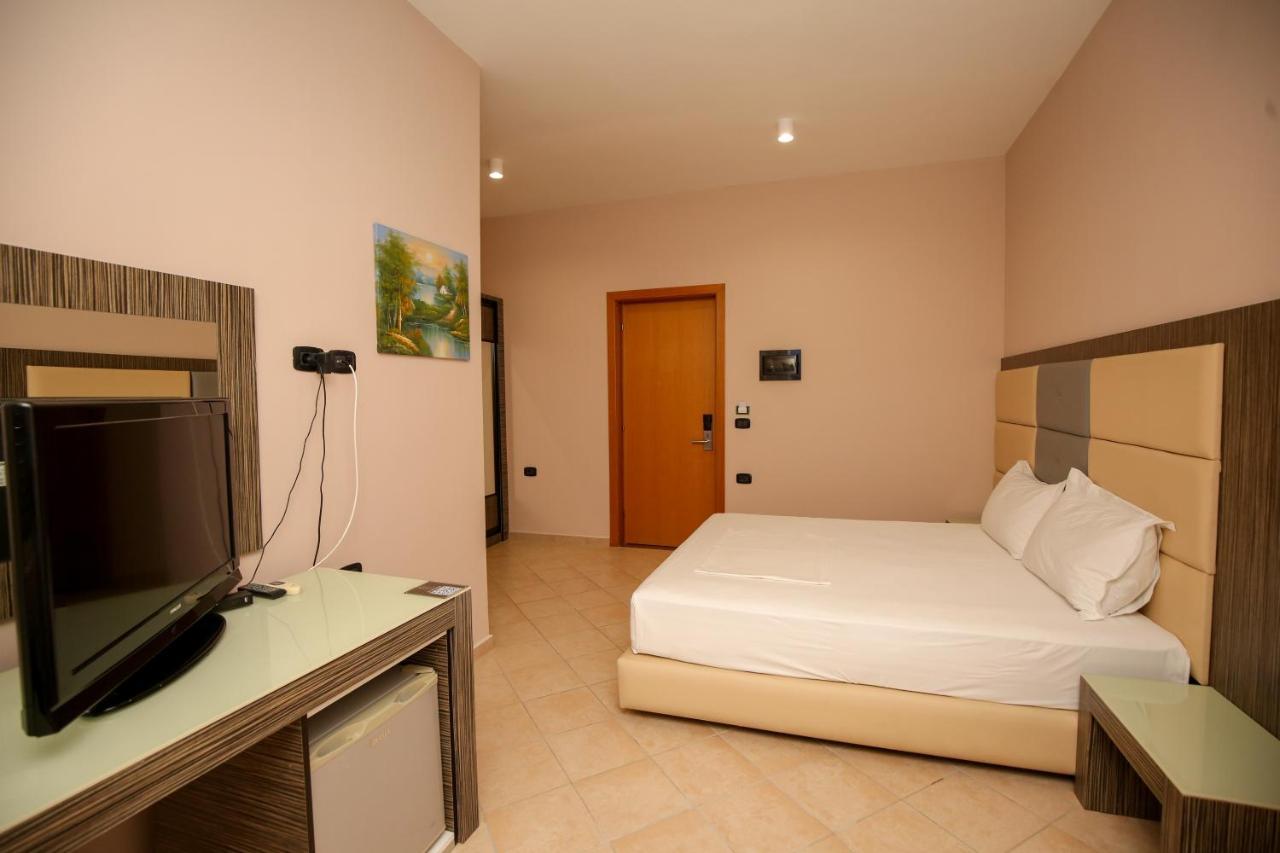Hotel Aliko Radhimë Exteriér fotografie